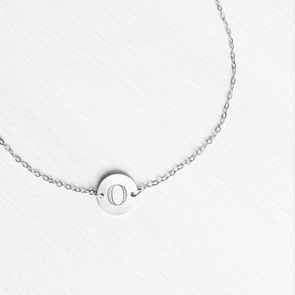 Modeschmuck-armband-gravur-damen-edelstahl schmuck-schmuck-design-Buchstaben-O-hochwertiger-modeschmuck-online-shop-schmuck-reinigen-schmuck-der-nicht-anläuft-recycelter-schmuck-personalisierter-geschenke-nachhaltiger-schmuck-berlin