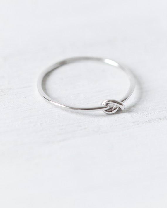Ring Knoten in der Farbe Silber aus Edelstahl von Oh Bracelet Berlin